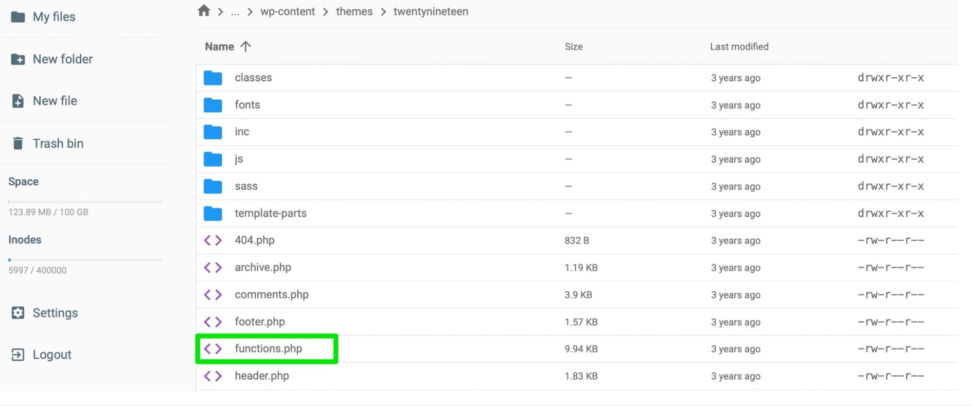 the functions.php file highlighted in green