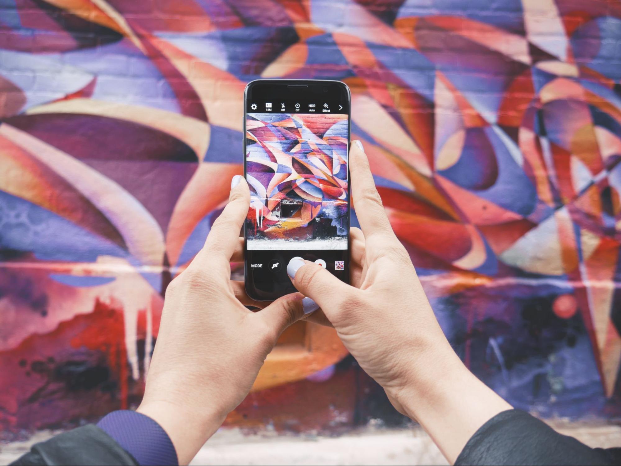 Spontaneous photograph of city mural.