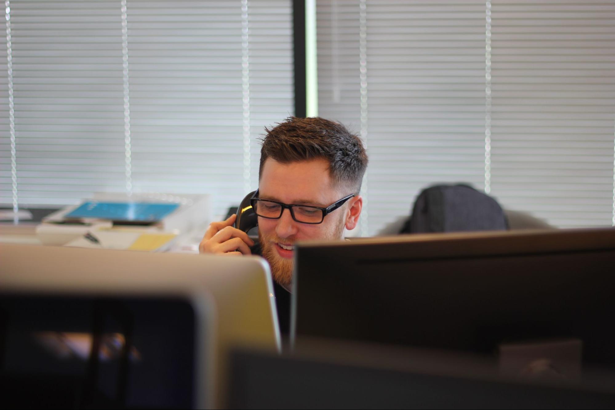 customer service rep in a call center